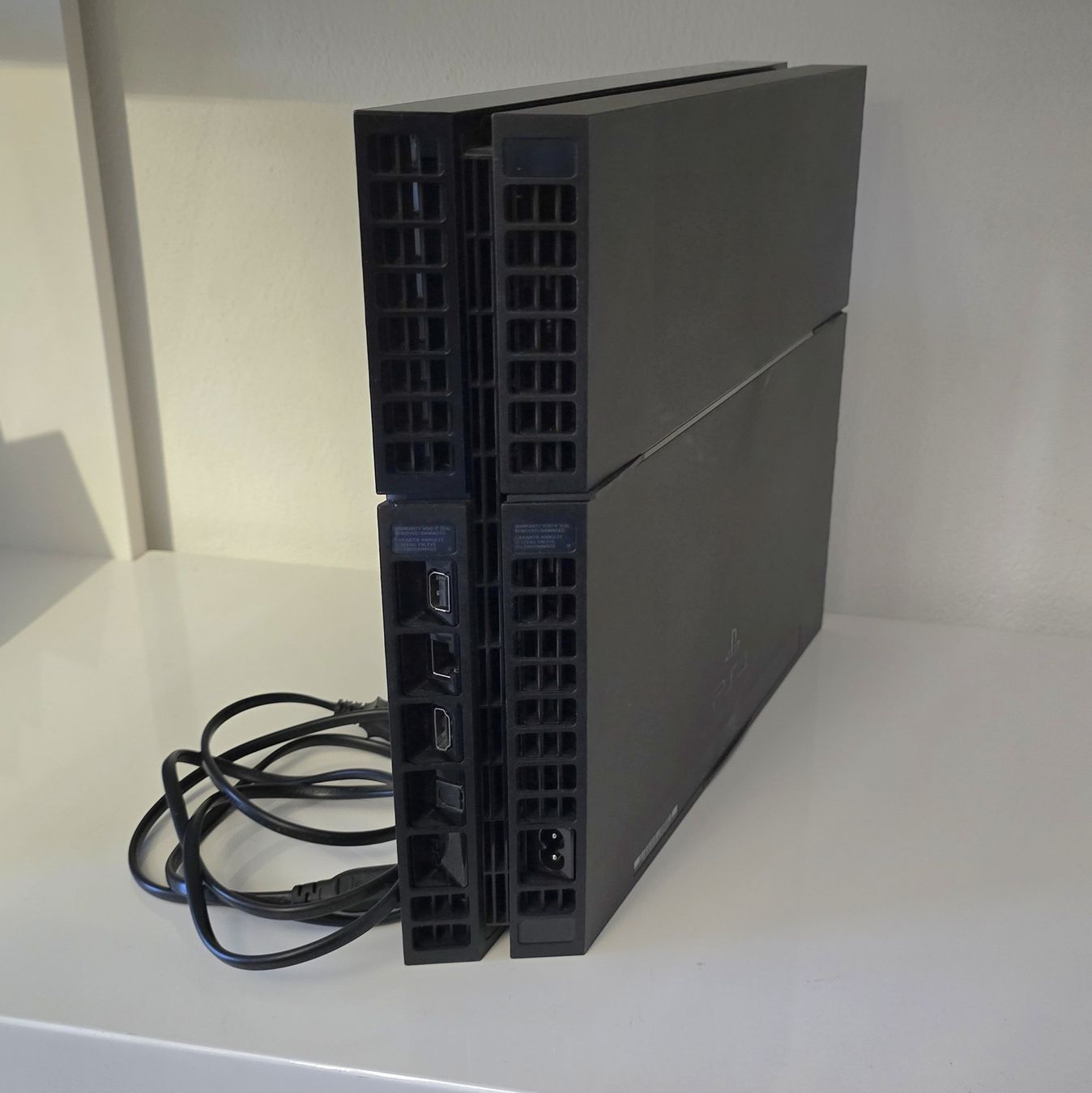 Sony Console: Sony PlayStation 4 Console with Power Cable (without HDD) – Usato da Triesenberg venduto da mbli2024 1