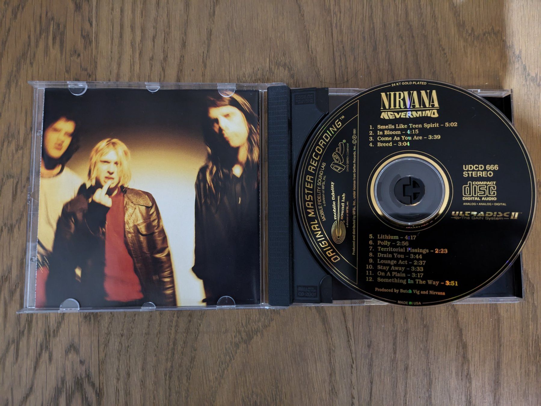 CDs: Nirvana Nevermind 24K vergoldete Original Master CD – Gebraucht aus Schlieren von  2