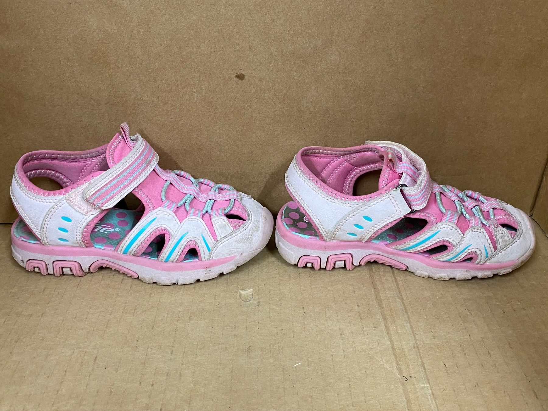 Scarpe per ragazze: Kinder-Trekkingsandalen Grösse 28 – Usato da Eschlikon TG venduto da RamonaSt 1