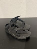 Teva sandals black classic outdoor footwear condition used