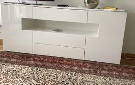 Sideboard weiss Hochglanz mit viel Stauraum neuwertig