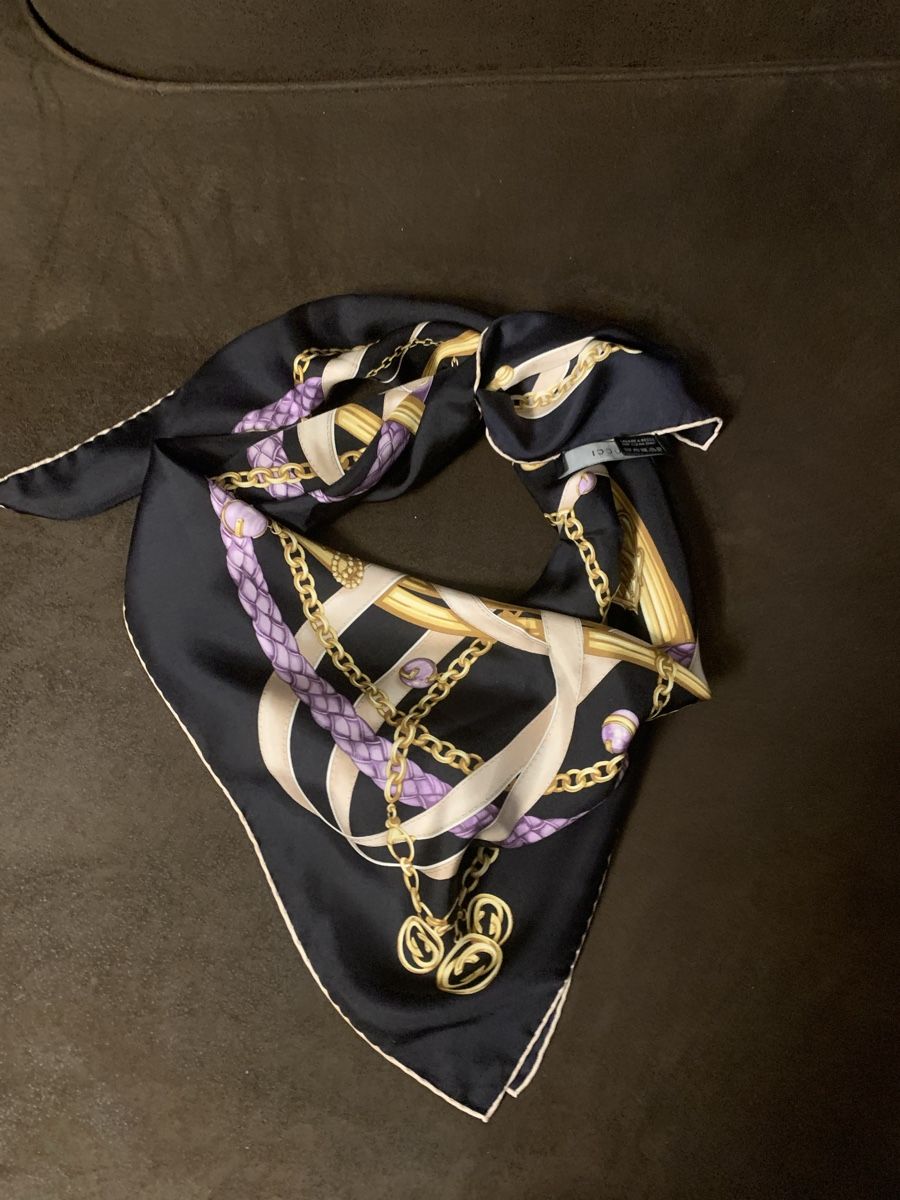 Gucci Foulard & Sciarpe: Gucci Foulard  – Usato da Bergdietikon venduto da zor_856j 2