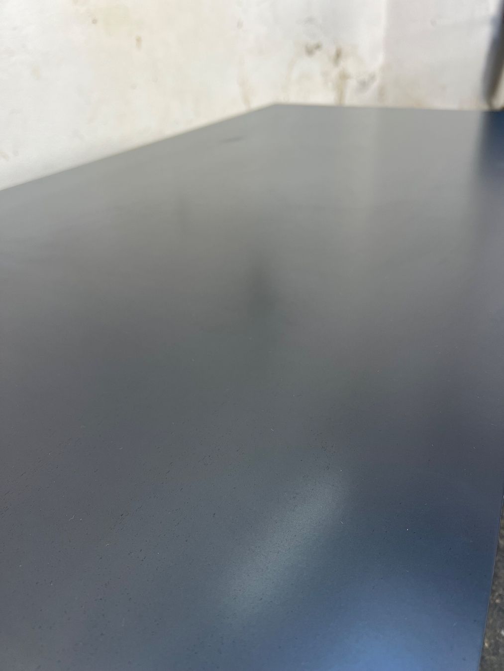 Tavoli: Table basse en acier de Guglielmo Poletti pour Desalto – Usato da Bulle venduto da ABELiAM 3