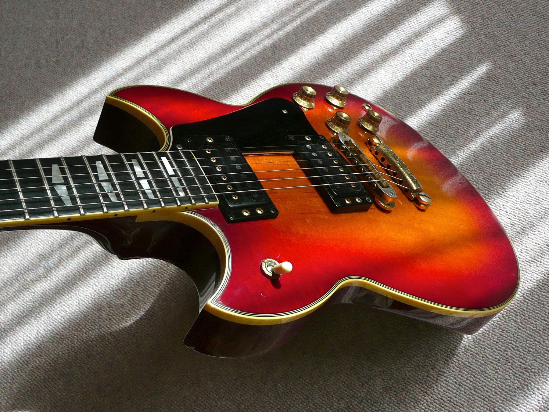 Yamaha Strumenti musicali: Yamaha SG 1000 1981 Vintage – Usato da Le Noirmont venduto da Scanflight 1