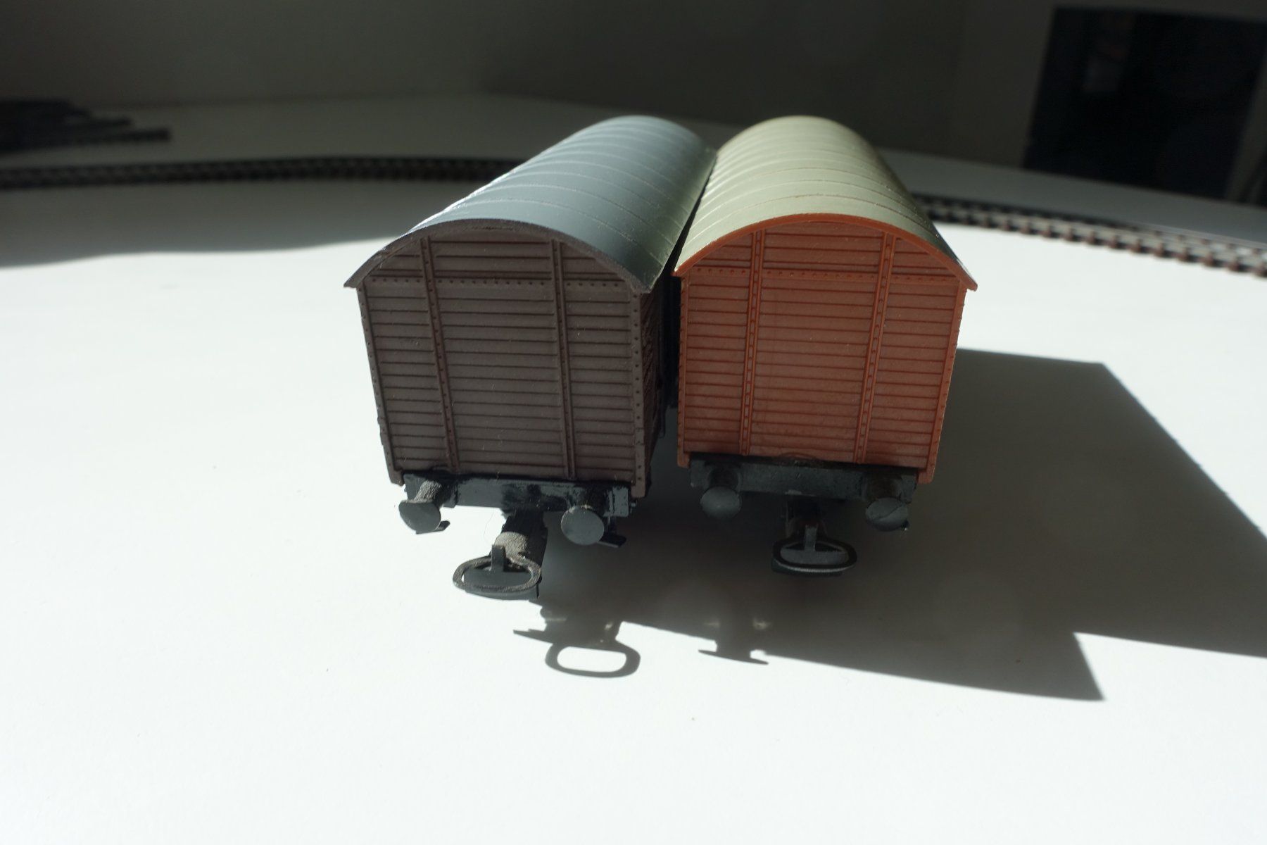 Kleinbahn Modelleisenbahnen: KLEINBAHN 2x No. 300 ÖBB gedeckter Güterwagen – Gebraucht aus Wallbach von Sarrows 2
