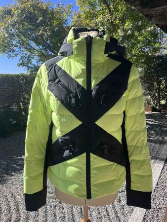 Goldbergh Daunenjacke neongelb schwarz Grösse D 36 neuwertig