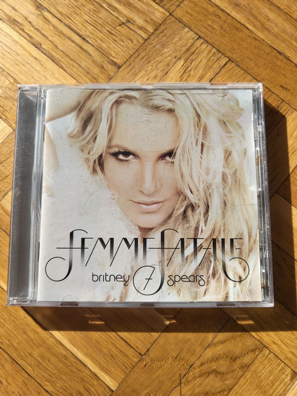 CD: CD Britney Spears - Femme Fatale – Usato da Carouge GE venduto da Andelie
