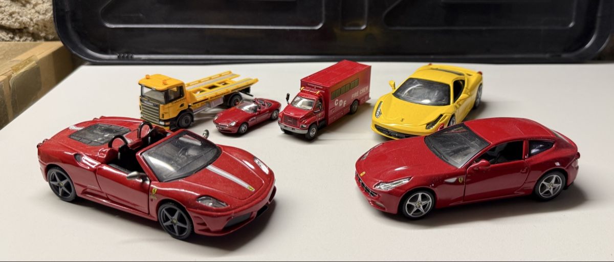 Giocattoli: Ferrari und andere Modelle 1:43 / 1:87 – Usato da Schwyz venduto da Aasterix