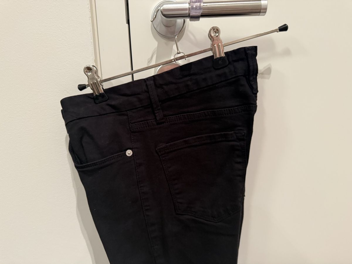 Jeans: Frame Jeans Modell Le Crop Mini Boot Gr.25 – Neuf (Voir description) à Balzers par Lissi57 9