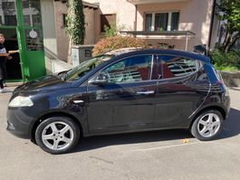 Lancia Ypsilon 1.2 8V