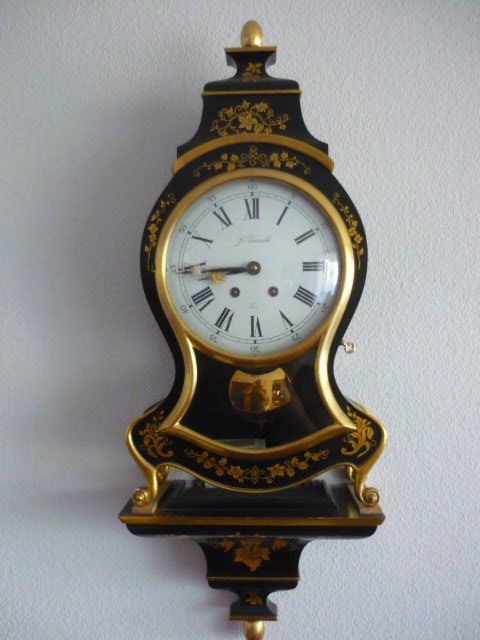 Orologi: Wanduhr Sumiswalder Pendule  schwarz mit Golddekor – Difettoso da Belp venduto da Polexli
