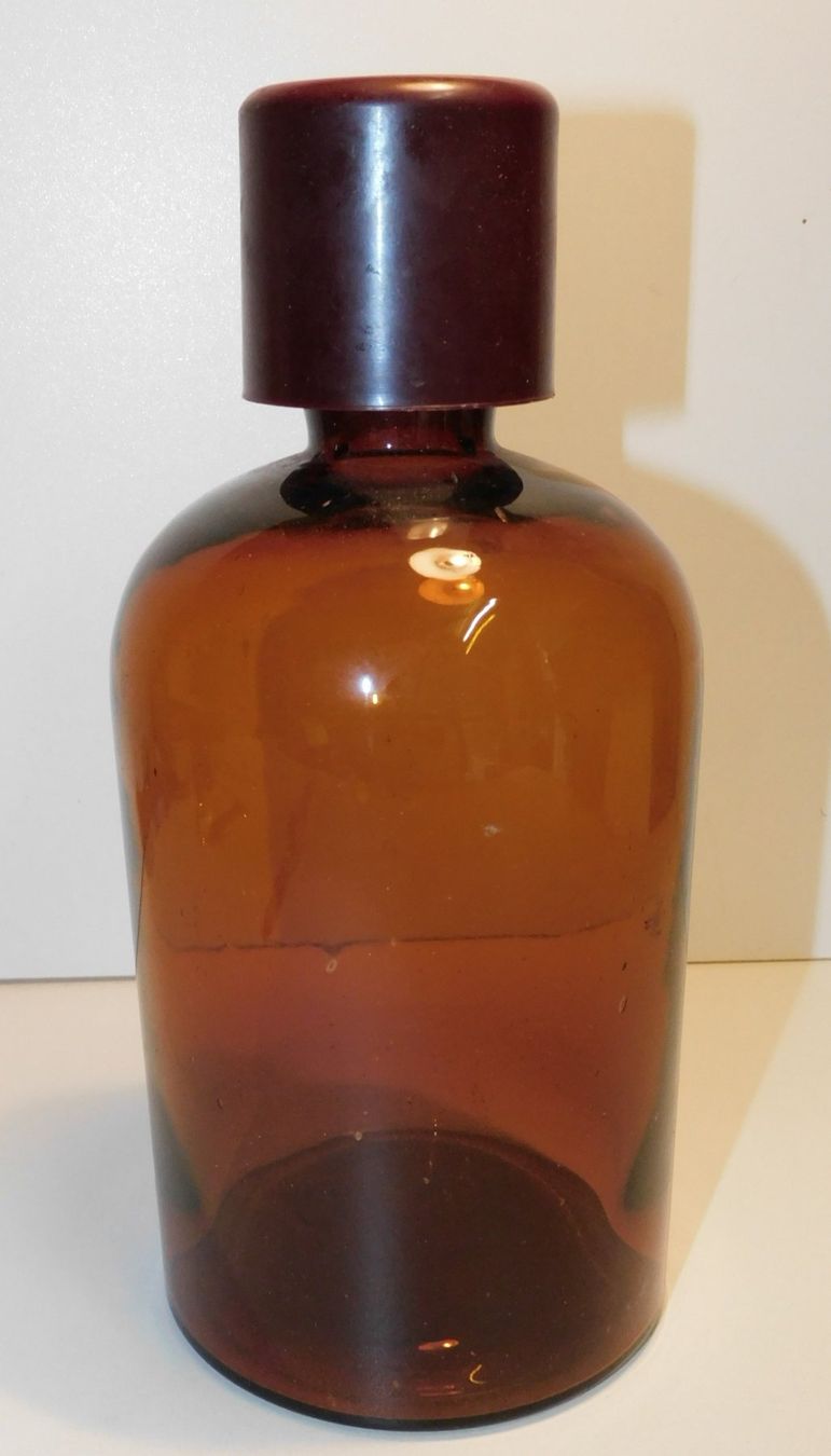Laborzubehör: Apotheker Flasche antik 1 liter   mit Bakelit Deckel – Gebraucht aus Sursee von 76