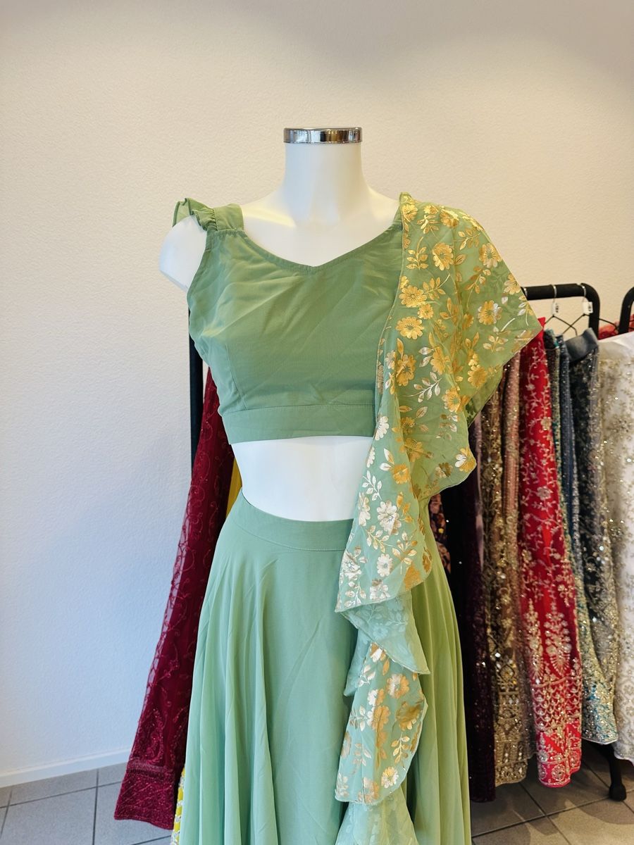 Vestiti: Wunderschönes, grünes Lehenga – Nuovo e nell'imballaggio originale da Burgdorf venduto da LittleNora 1