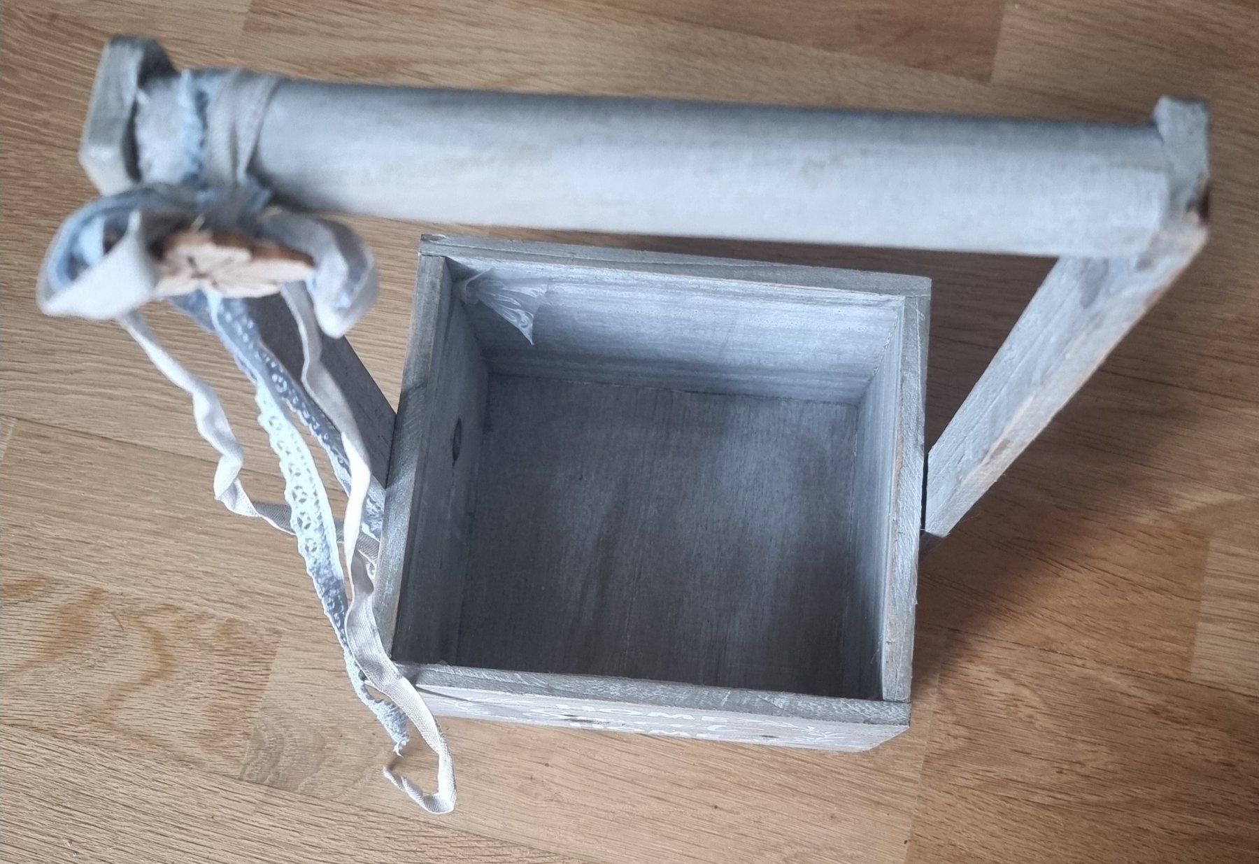 Sonstiges für Haushalt & Wohnen: Petit panier en bois avec inscription – Gebraucht aus Court von Jovi2 6