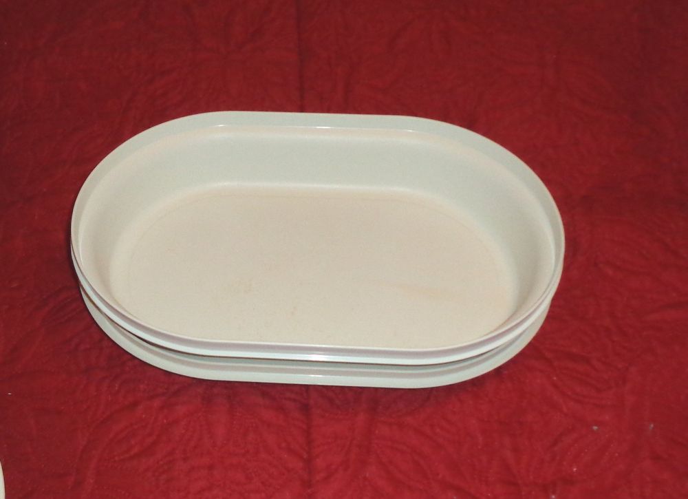 Plat ovale vert en céramique pour fruits secs