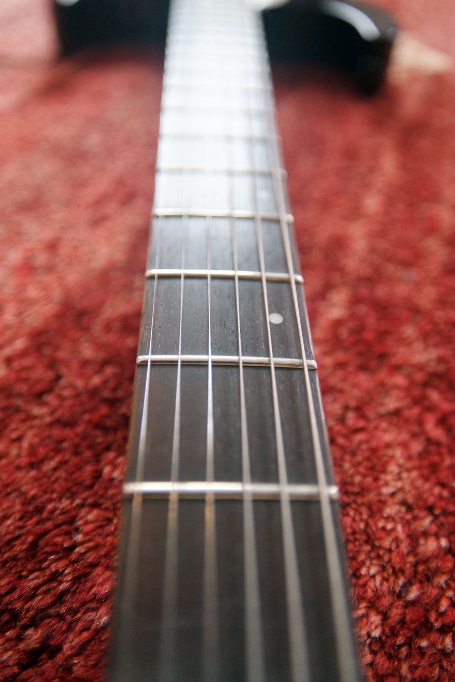 Strumenti ad arco e pizzico: guitare Washburn X100 neuve avec housse – Nuovo (secondo la descrizione) da Goumoens-la-Ville venduto da Vitamine 3