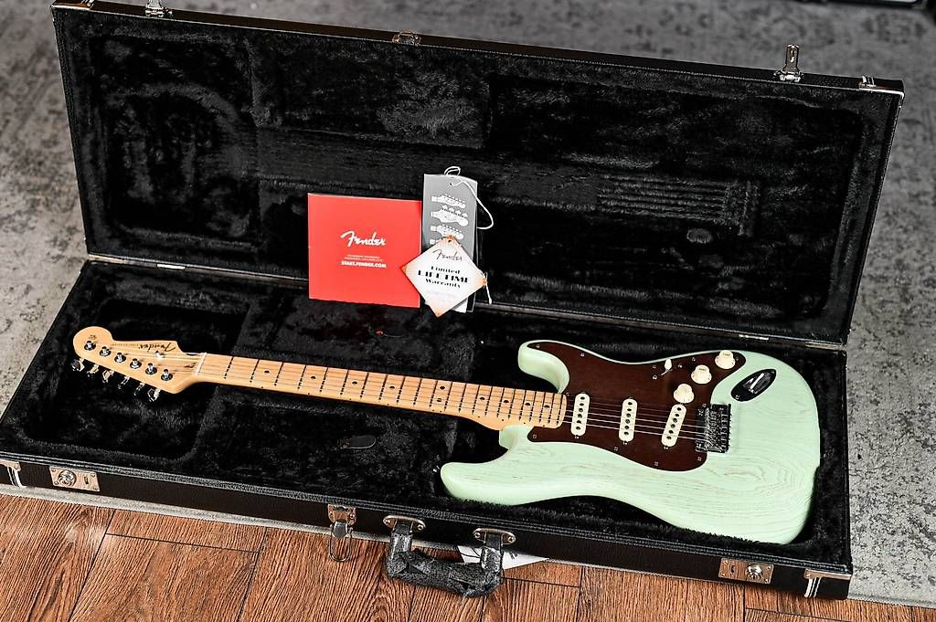 Fender FSR American Stratocaster Rustic Ash Surf Green (Gebraucht) in ...