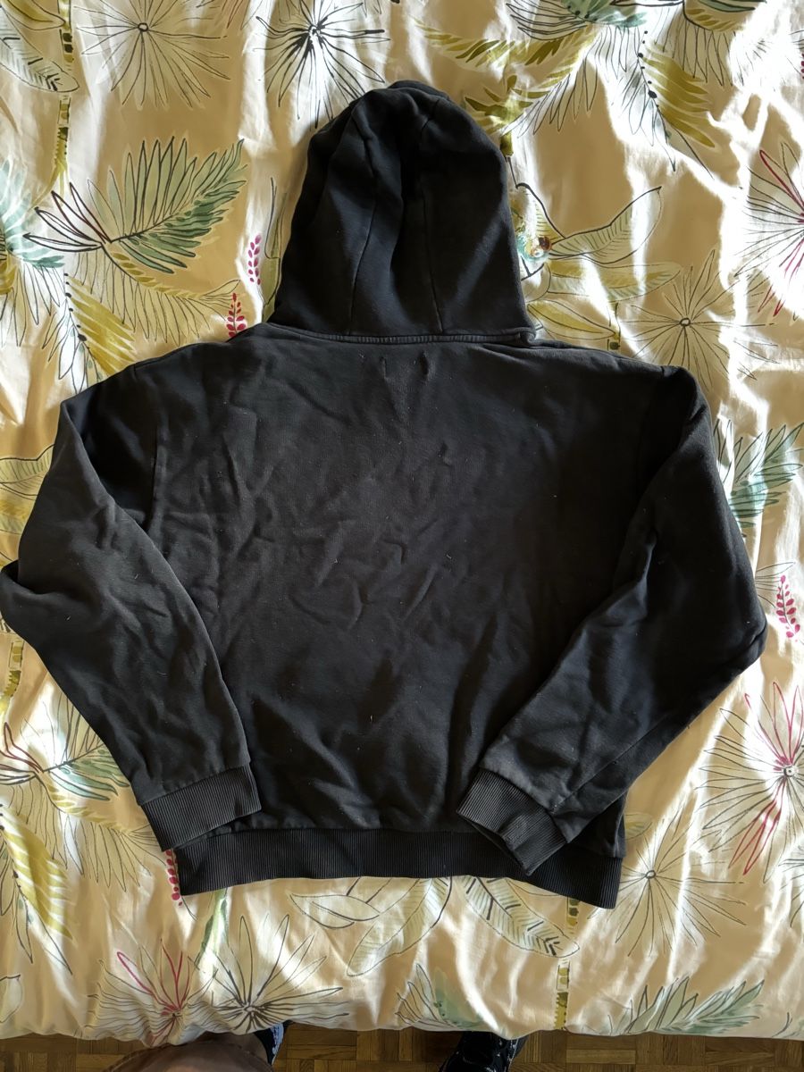Maglioni & Felpe: Sweat à capuche AVNIER noir taille M – Usato da Lausanne venduto da ali_eddine 1