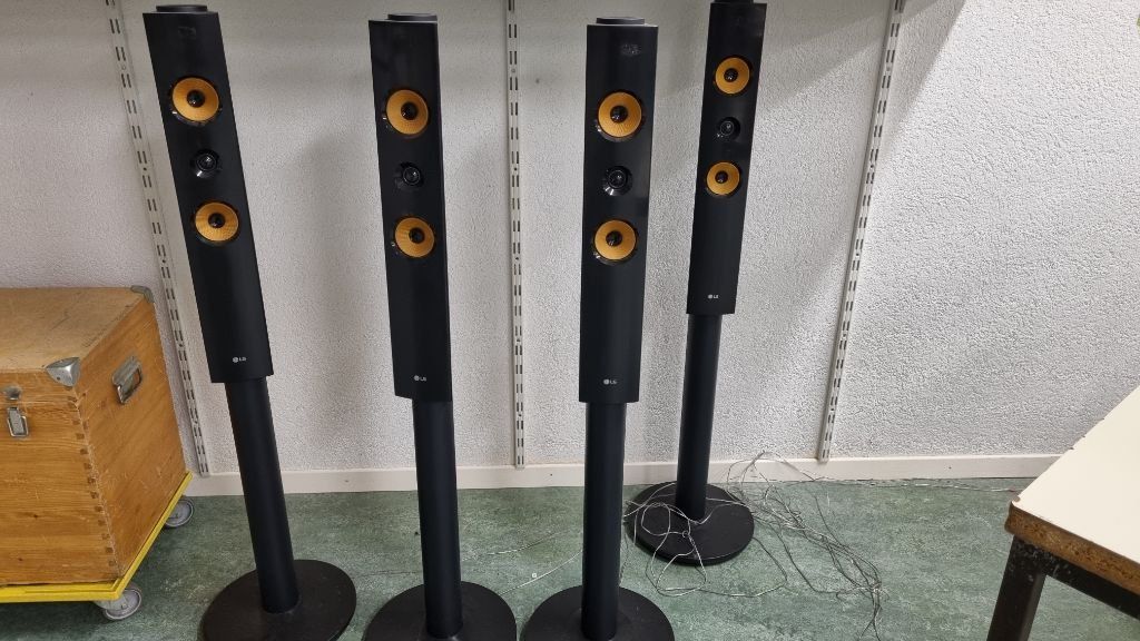 LG Home Cinema: BlueRay Player mit 5.1 Anlage LG – Usato da Steffisburg venduto da Beatenberg14 4