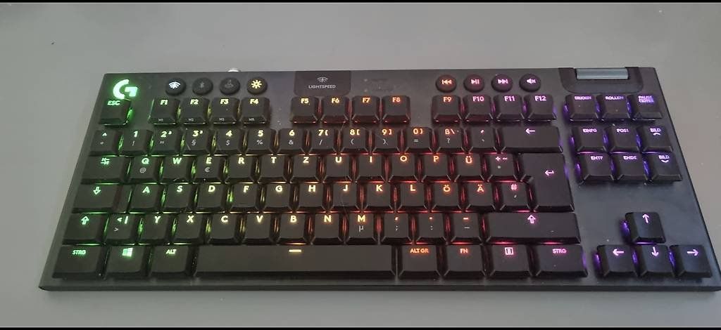 Logitech Tastaturen: Logitech G915 X TKL Lightspeed – Gebraucht aus Thun von mar_8jdr