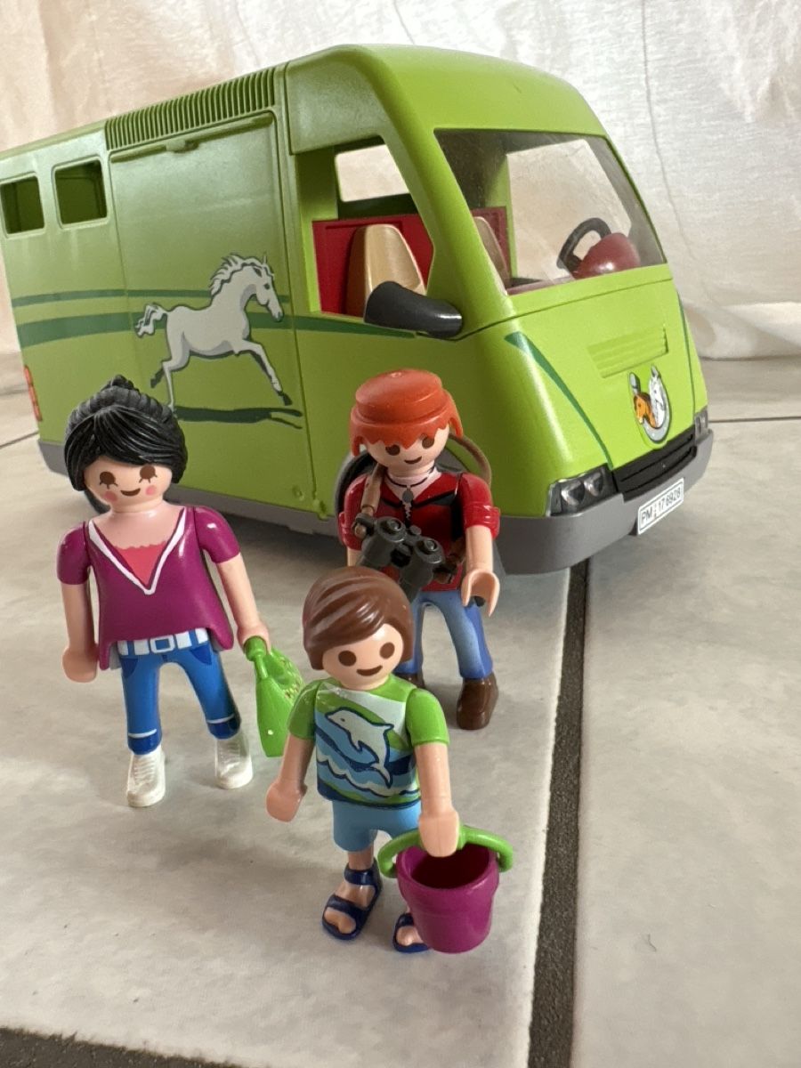Playmobil Spielzeuge: Playmobil Wohnmobil mit 3 Figuren – Gebraucht aus Nottwil von wasserlufterde