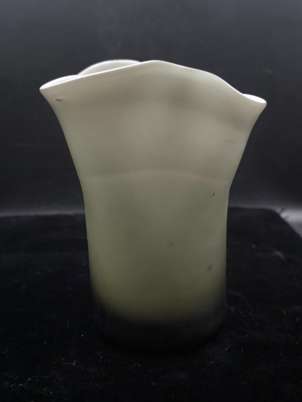 Vasi & Recipienti: Handgefertigte Vase aus Opalglas – Usato da Rorschacherberg venduto da snOOpydOg11 2