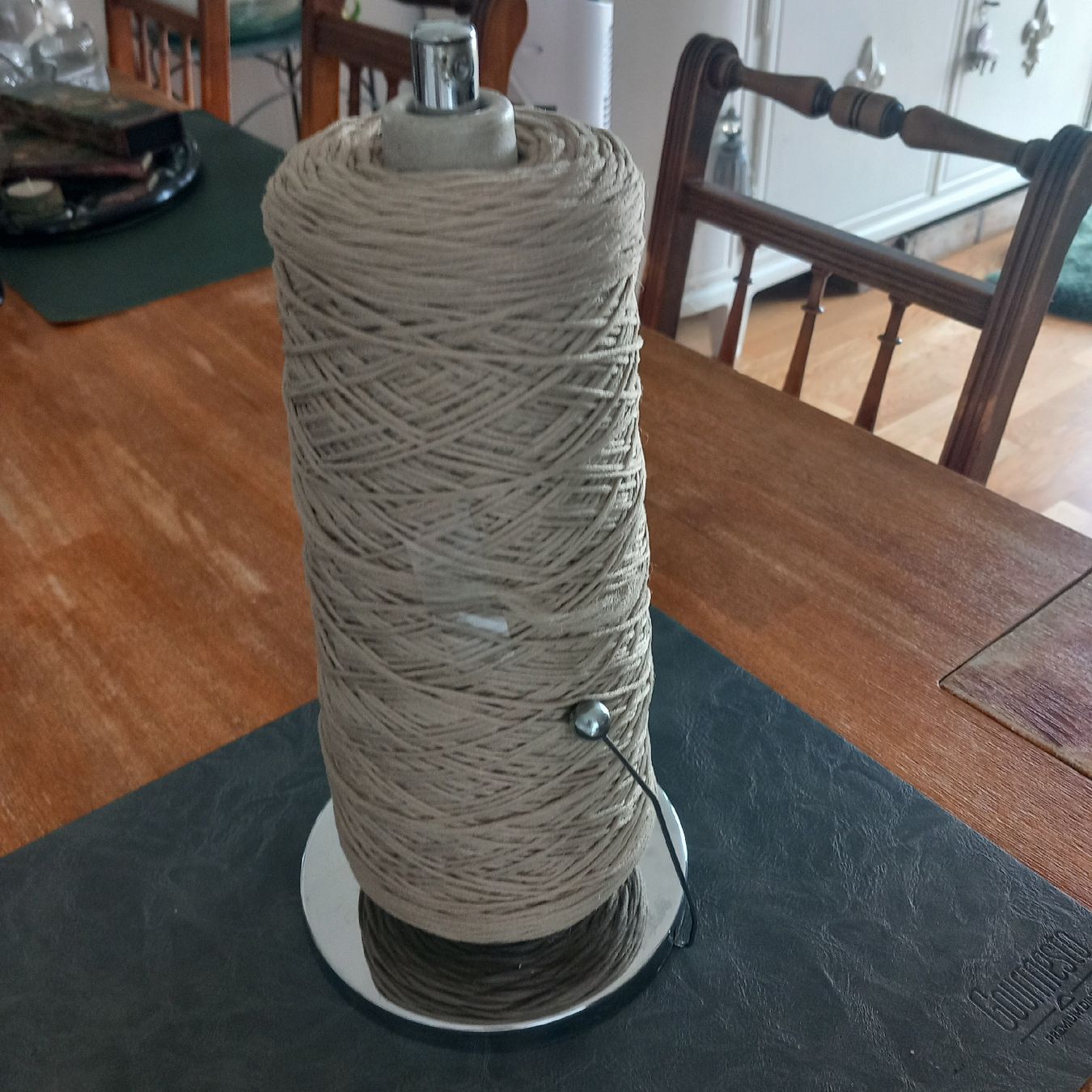 Lana: Grosse Garnspuhle mit Metallhalter – Usato da Aegerten venduto da gismolini 7