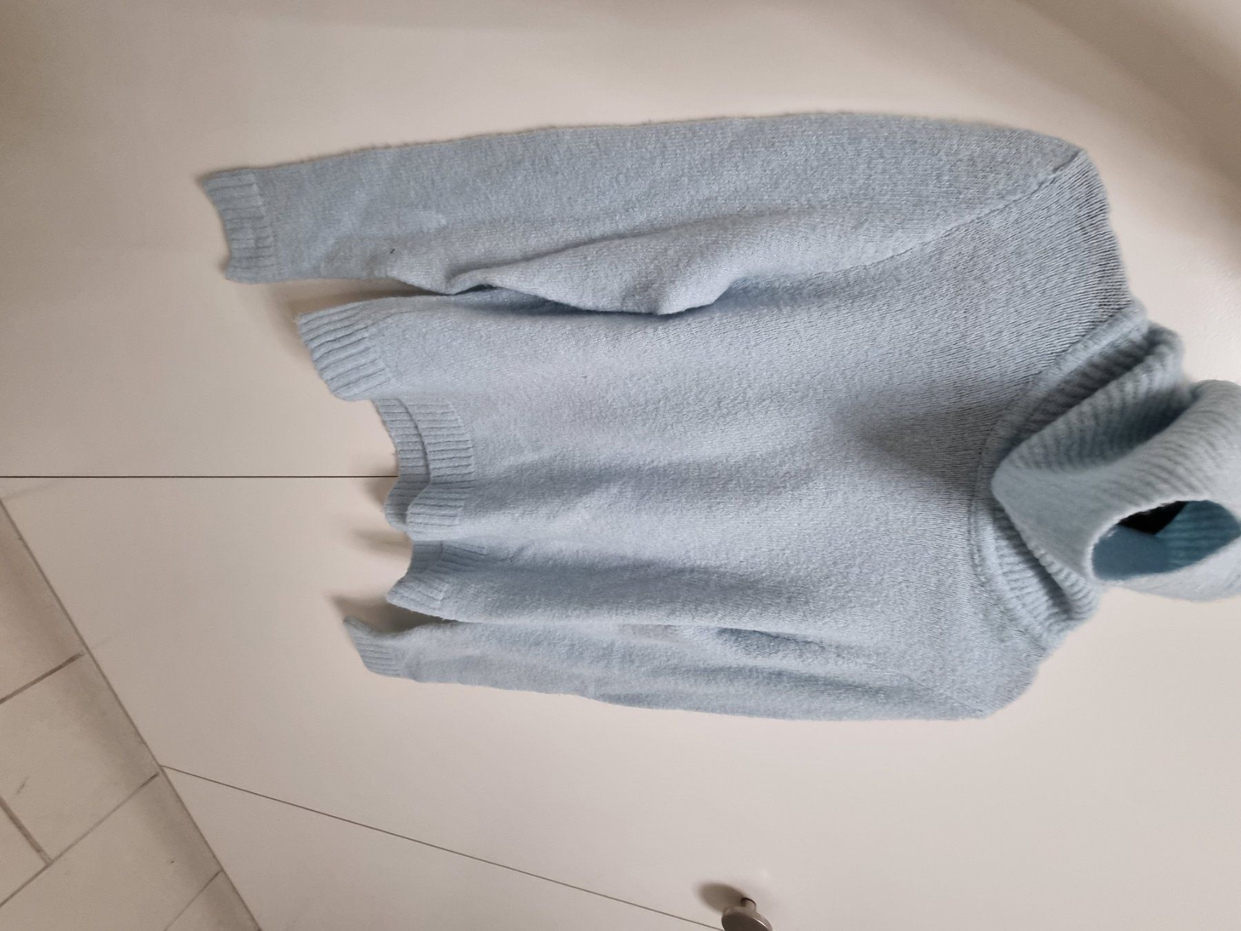 Pullover & Sweatshirts: Hellblauer Rollkragen Pullover Gr XS – Gebraucht aus Bassersdorf von Sandy456 1