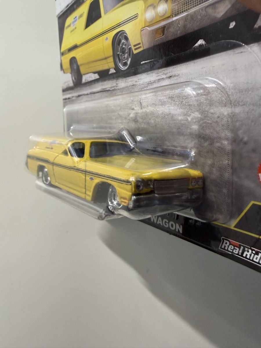 Hot Wheels Modellini d'auto: Hot Wheels Premium '70 Chevelle SS Wagon – Nuovo e nell'imballaggio originale da Sutz venduto da mtechcab 1