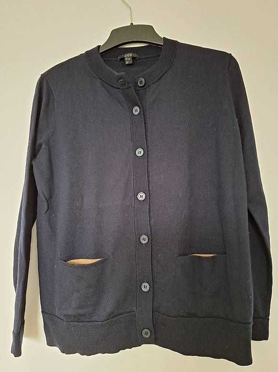 Giacche: Feine Strickjacke 100%Wolle – Usato da Aadorf venduto da Yvonne58
