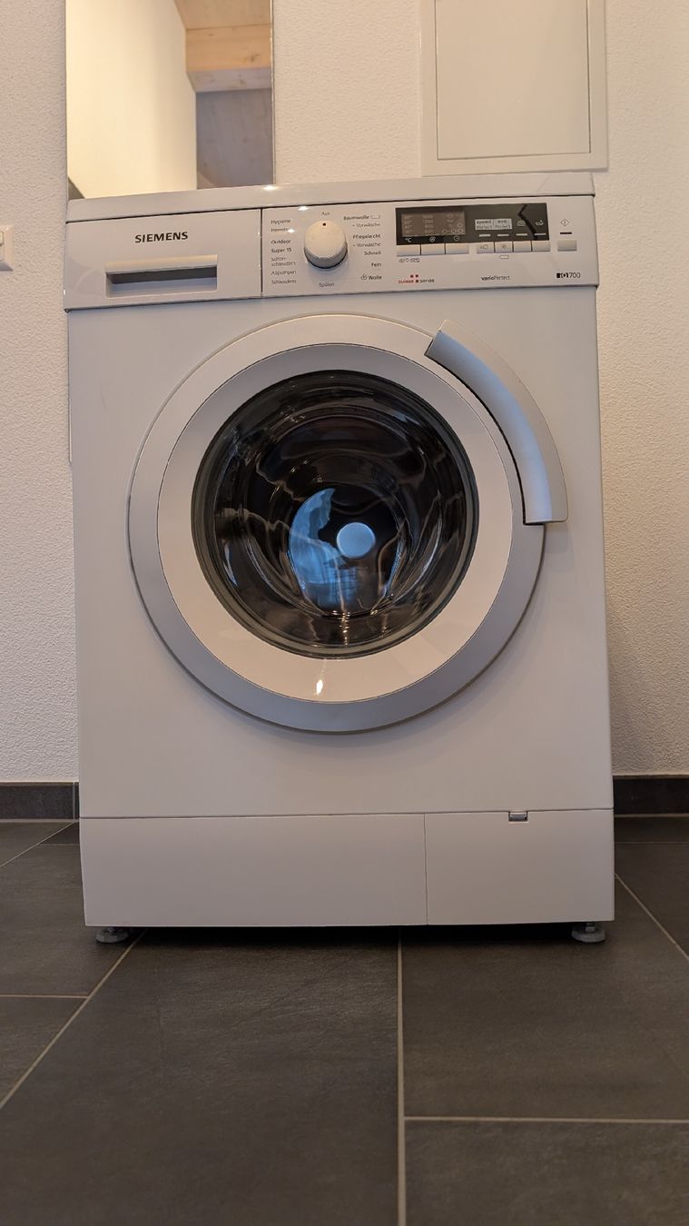 Siemens Lavatrici: Siemens Waschmaschine iQ700 – Usato da Trachslau venduto da Astr013 1