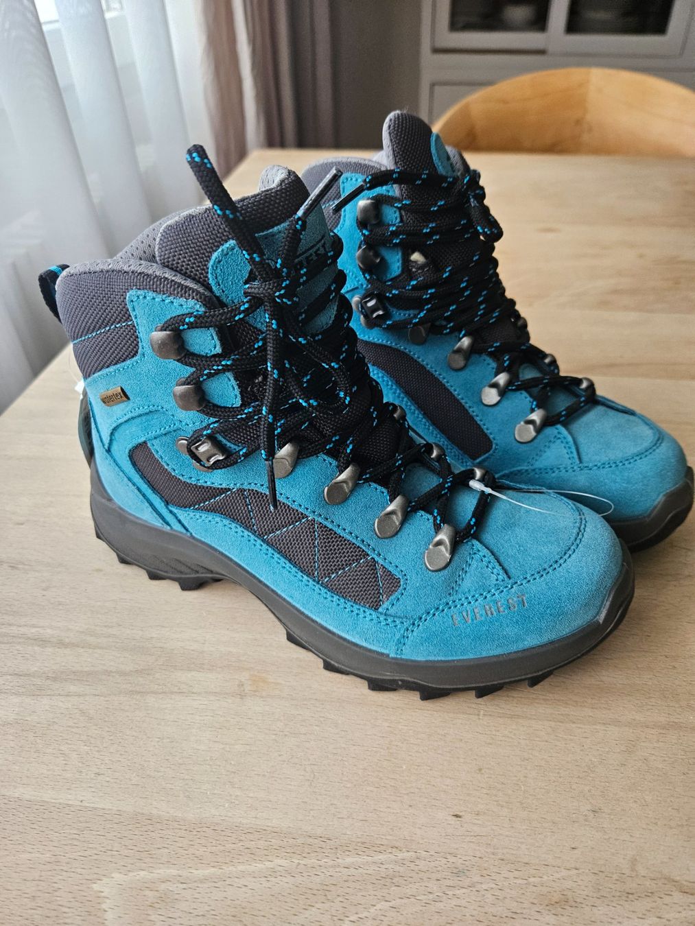 Everest Scarpe per ragazzi: Wanderschuhe, Gr 36. Neu – Nuovo (secondo la descrizione) da Chur venduto da nataliiaw