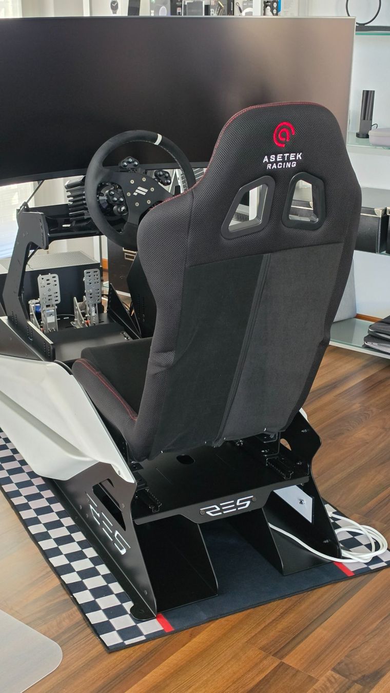 Sedie: Asetek Racing Initium Kompakt - Simracing Sitz, klappbar – Nuovo (secondo la descrizione) da Möriken AG venduto da AeB_Audiophile 5