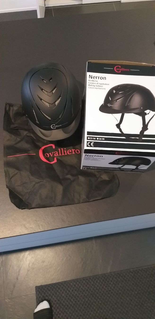 Lotti & Set di vestiti: Covalliero Reithelm und Reitschuhe – Nuovo (secondo la descrizione) da Etzgen venduto da Orasha01 1