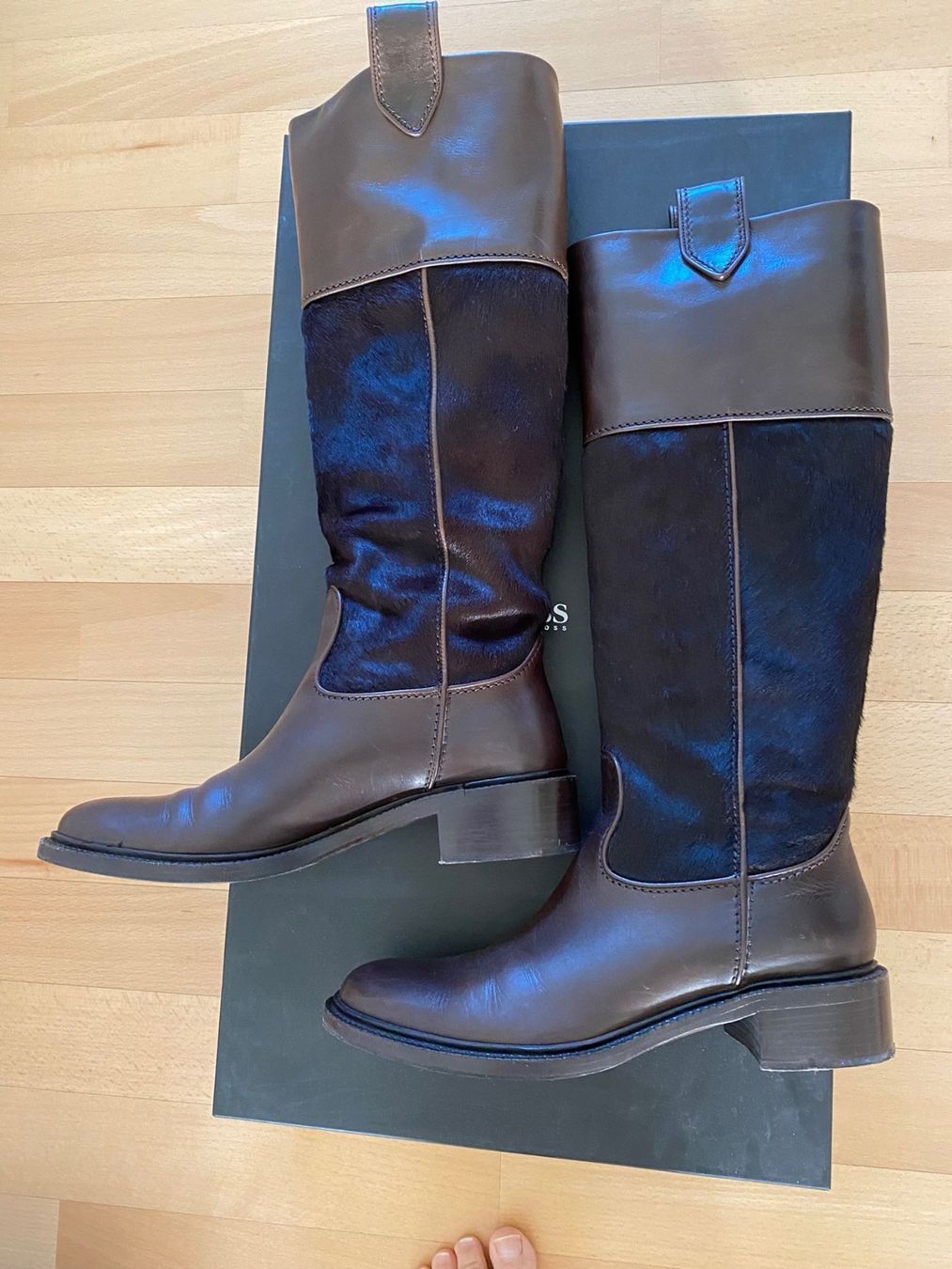 Hugo Boss Scarpe da donna: Hugo Boss stivali nr.36 – Usato da Novazzano venduto da ige_cwq5 1