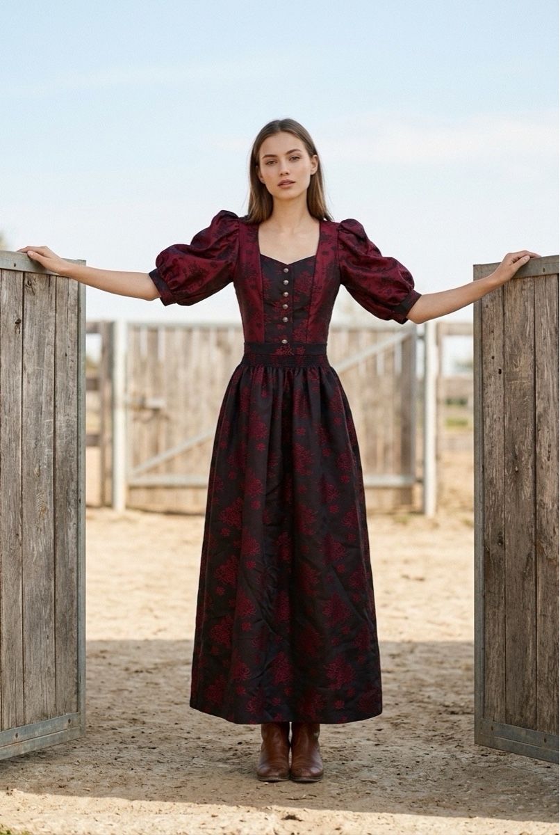 Vestiti: Dirndl Kleid bordeaux mit Blumenmuster, Grösse 36 – Nuovo (secondo la descrizione) da Zuzwil SG venduto da Boho-Style 1