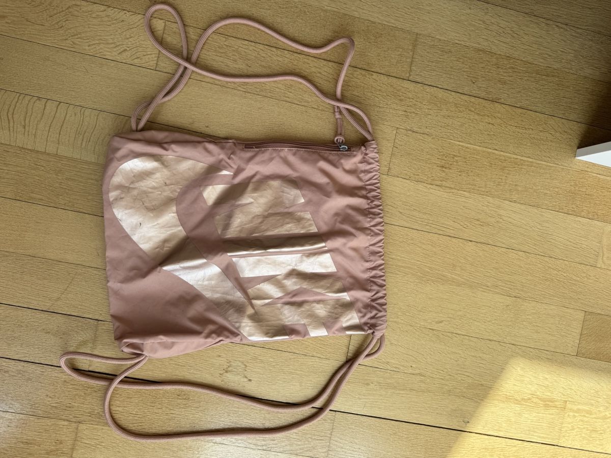 Nike Zaini: Nike turnsack – Usato da Bern venduto da seraina211
