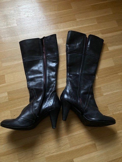 Scarpe da donna: Lederstiefel von Passo per Passo, Grösse 38 – Usato da Bolligen venduto da Naxos17 1