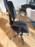 Bürostuhl Giroflex mit Hartbodenrollen