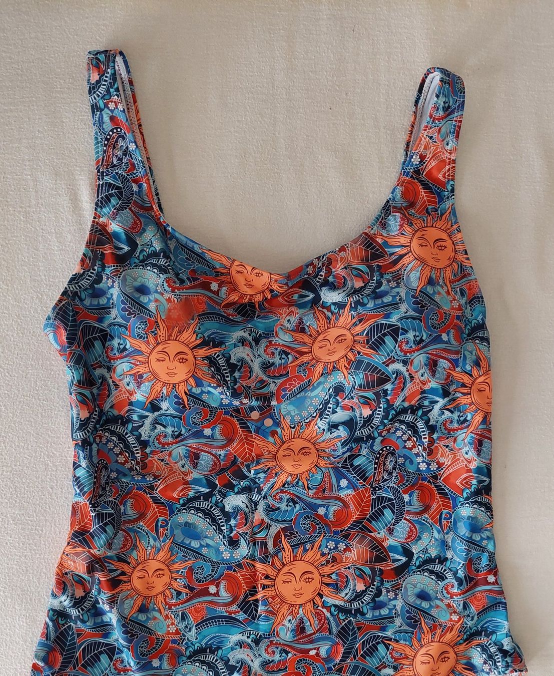 Costumi da bagno & Bikini: Neuer Badeanzug einteilig mit Sonne - Grösse XL / 44 – Nuovo (secondo la descrizione) da Oberwil BL venduto da Hunajakakku