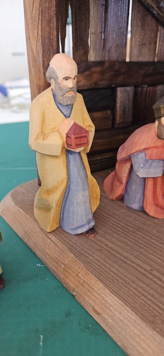Statuette: Weihnachtskrippe Krippenfiguren Brienzer Holzbildhauerei AG – Usato da Nürensdorf venduto da salibeer 2