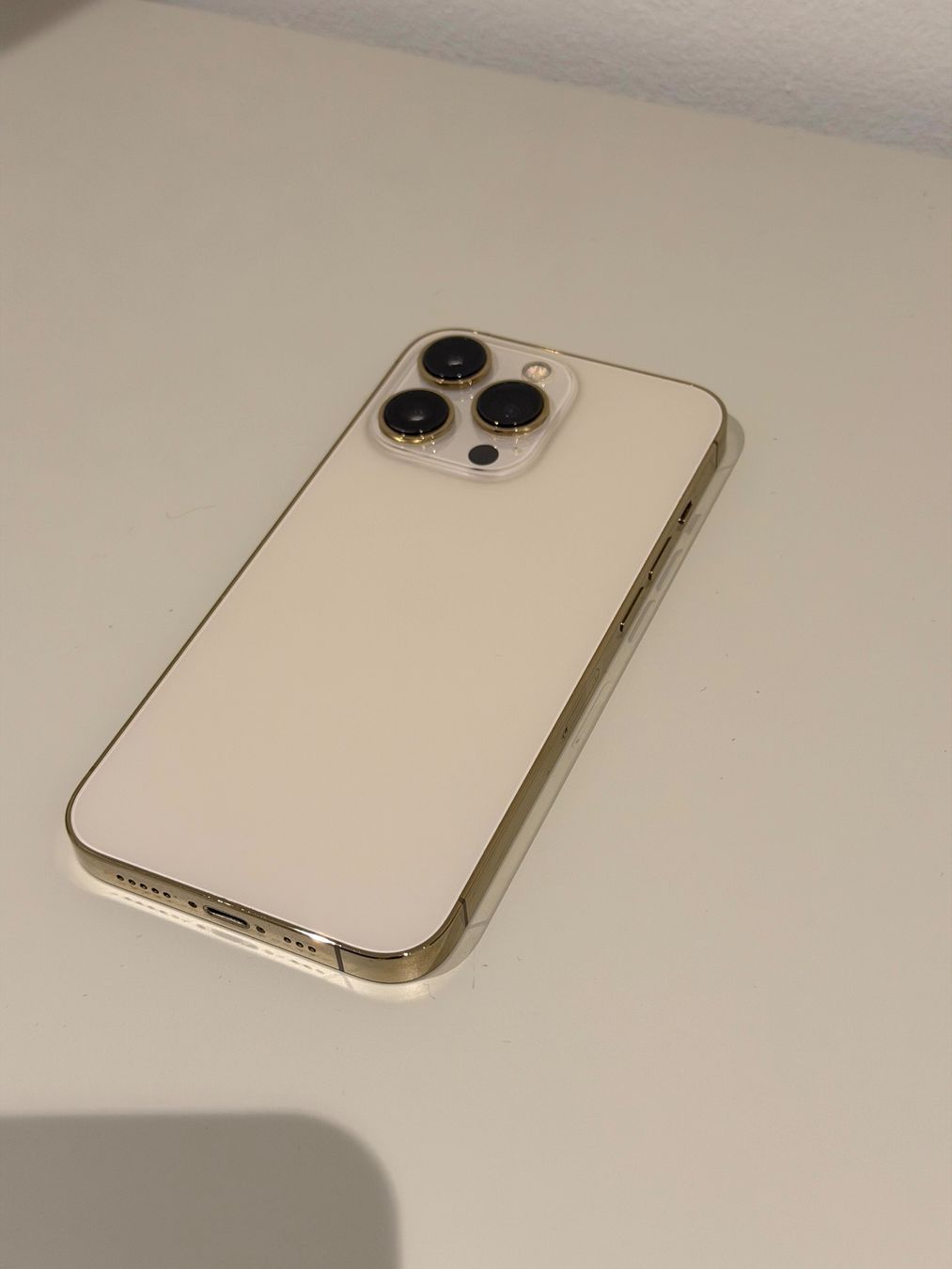 Apple Handys / Smartphones: iPhone 13 Pro 128GB Gold – Neu (gemäss Beschreibung) aus Zürich von kidscars 1
