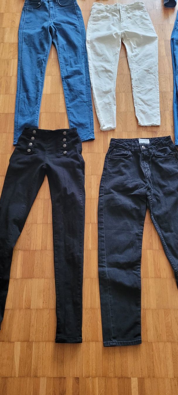 Jeans: Jeanspaket, Hosen Jeans gr 34 – Usato da Emmenbrücke venduto da gatasalvache 1