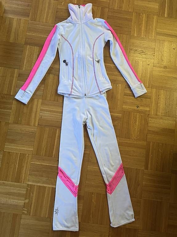 Lotti & Set di vestiti: Eiskunstlauf Set Karisma Gr. 134/140 M – Usato da Gland venduto da kimi85