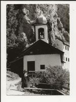 AK ca.1960 unbekanntes Bergkirchlein mit Mönch