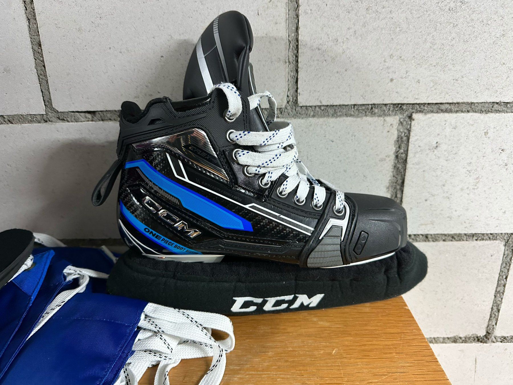 Ccm Pattini da ghiaccio: CCM EFLEX 6 PRO Goalie Skate – Nuovo e nell'imballaggio originale da Cham venduto da Fabendin01