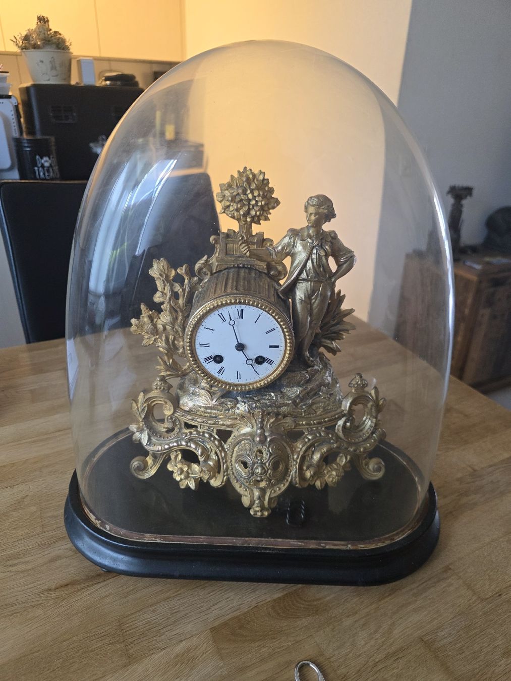Orologi da terra & Orologi da parete: Kamin Uhr selten mit Glassturz – Usato da Hasle LU venduto da Auctions_Hunters