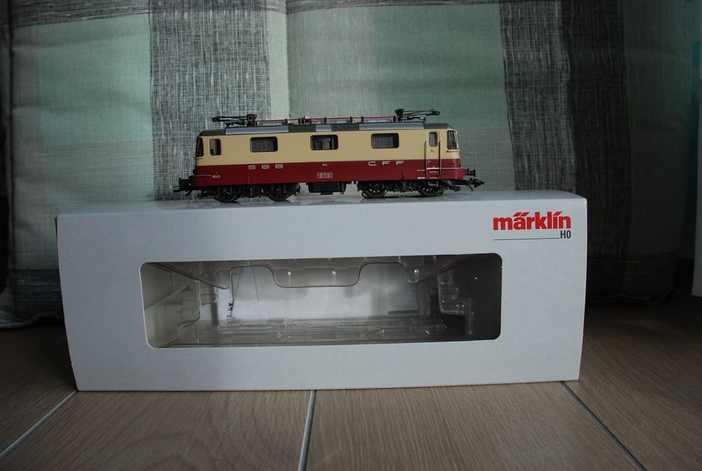 Märklin 37349 Re 4/4 II en version TEE (Gebraucht) in Malleray für CHF ...