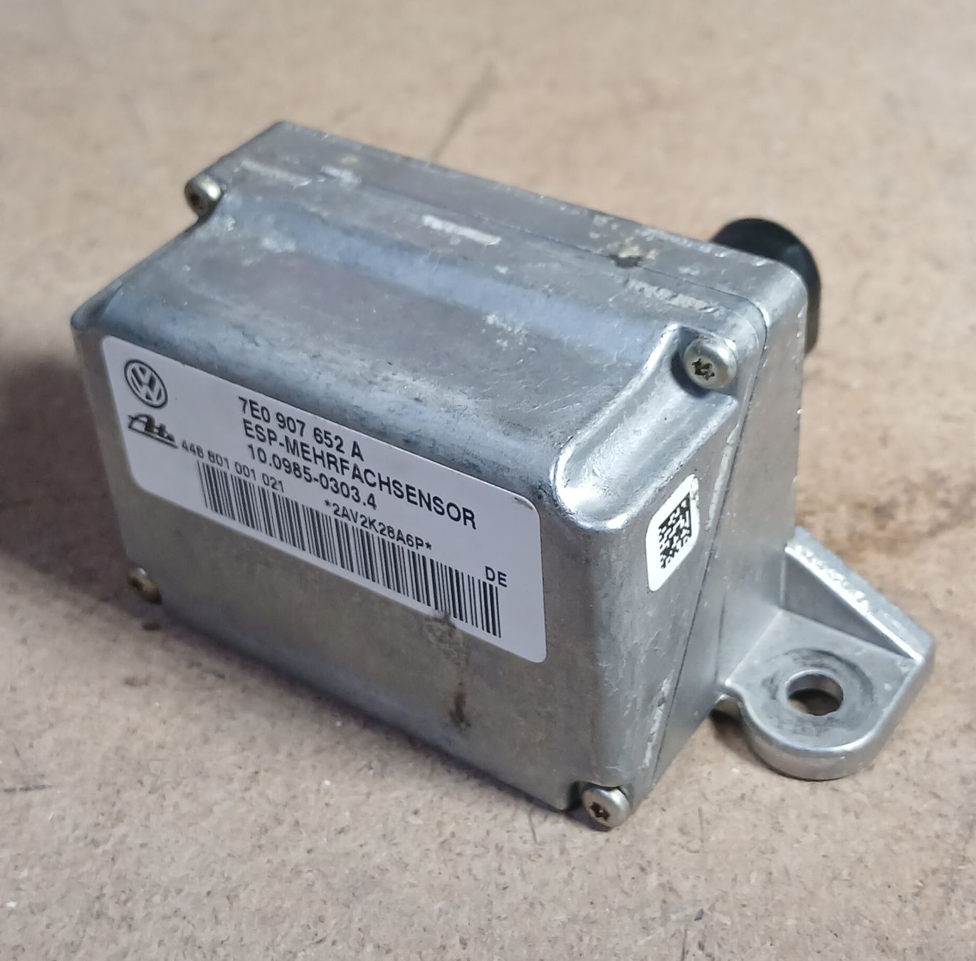 VW Tutti pezzi di ricambio auto: Boîtier ESP VW Touareg 2002-2010 – Usato da la heutte venduto da Auto-stock
