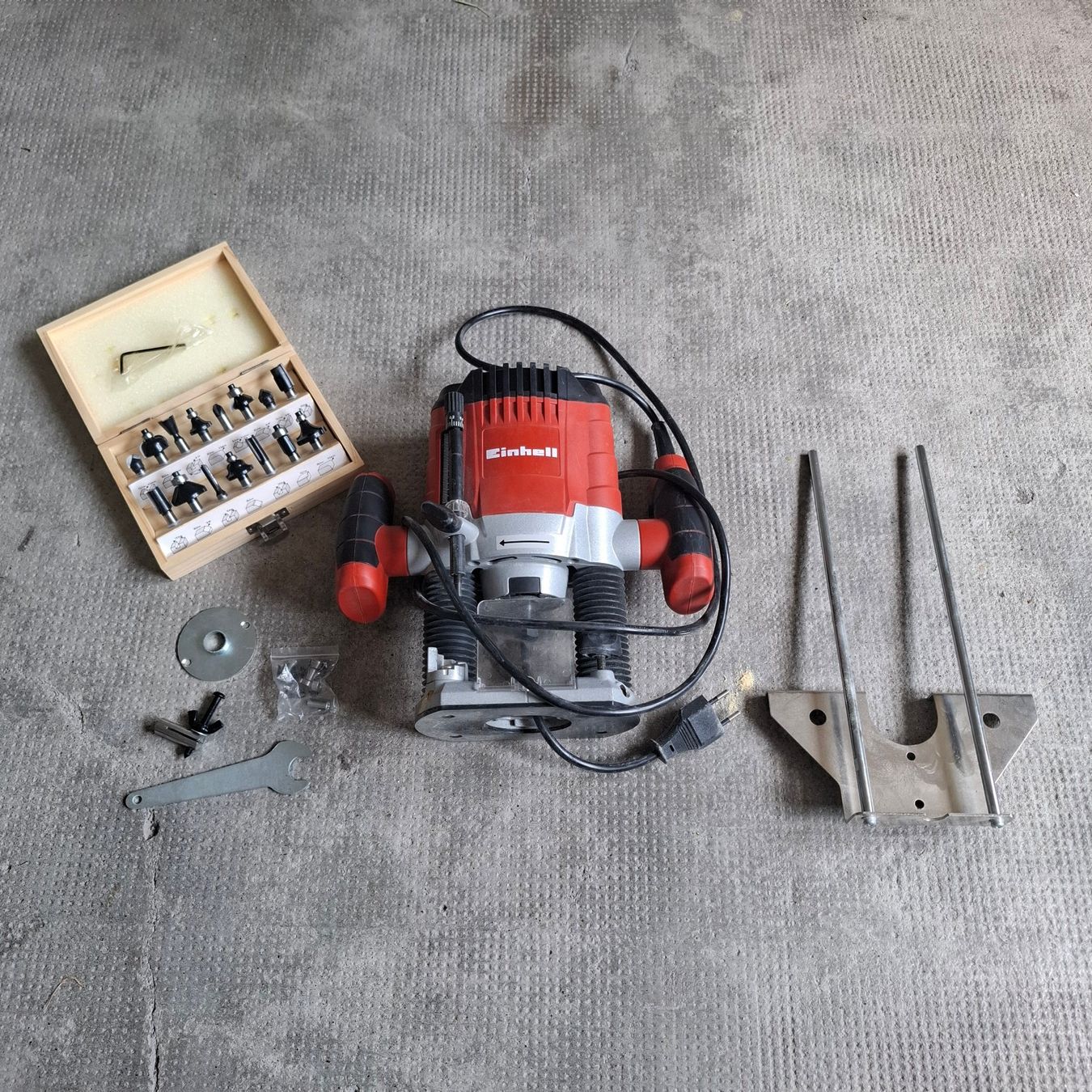 Einhell Tutte le macchine: Défonceuse Einhell – Usato da Neuchâtel venduto da Rochawood
